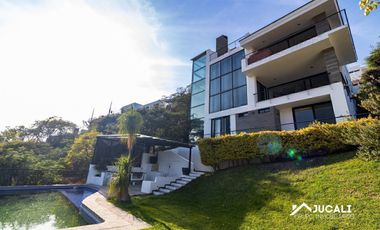 Casa en venta con alberca con vista campo de golf en Las Cañadas, Zapopan
