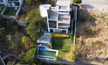 Casa en venta con alberca con vista campo de golf en Las Cañadas, Zapopan