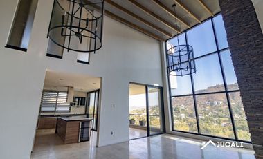 Casa en venta con alberca con vista campo de golf en Las Cañadas, Zapopan