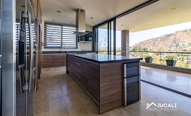 Casa en venta con alberca con vista campo de golf en Las Cañadas, Zapopan