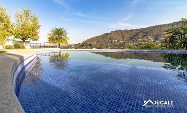 Casa en venta con alberca con vista campo de golf en Las Cañadas, Zapopan