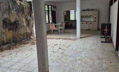 Jual Cepat Rumah 2 lantai,depan jalan 3 mobil, SHM 424 m2 , Tomang