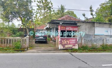 Rumah dengan tanah luas di tepi jalan utama blabak, mungkid, magelang