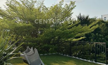 Hunian Nyaman & Luas Dengan Rooftop Di Menteng