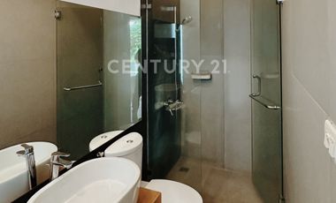 Hunian Nyaman & Luas Dengan Rooftop Di Menteng