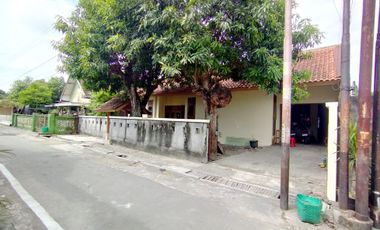 Rumah Murah Luas Tengah Kota Solo Dekat Ke Syeikh Zayed