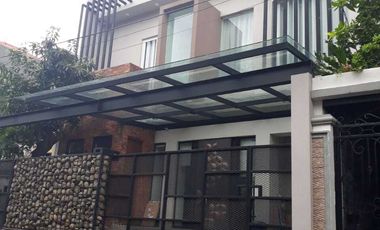 Rumah bagus 3,5 lantai di Sunrise Garden