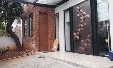 Rumah bagus 3,5 lantai di Sunrise Garden