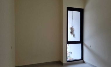 Rumah baru minimalis 2,5 lantai ddi Sunrise Garden