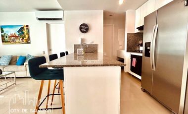 Apartamento turístico con amplio balcón con vista al mar y atardeceres