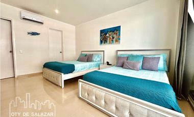 Apartamento turístico con amplio balcón con vista al mar y atardeceres