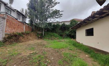 Terreno de venta en primero de Mayo, redondel escuela pasos – código:21647