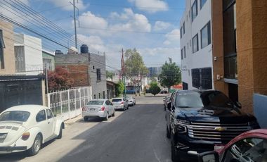 CASA EN RENTA SIN AVAL / EXCELENTE UBICACION EN COLONIA LAS PLAZAS