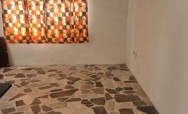 CASA EN RENTA SIN AVAL / EXCELENTE UBICACION EN COLONIA LAS PLAZAS