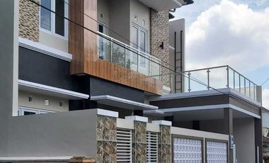 JUAL RUMAH BARU DUA LANTI DI DKT JLN KAPTEN TENDEAN YOGYA