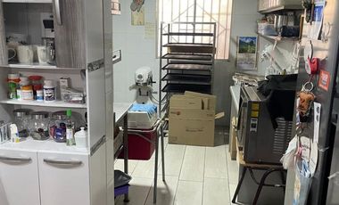 Vivienda con Local Comercial