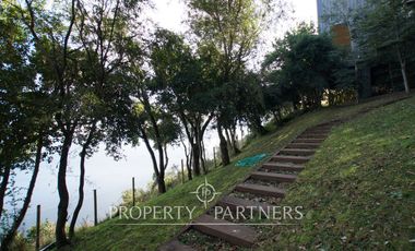 OPORTUNIDAD!! Propiedad ubicada borde lago, con orientación en todos los sentidos.