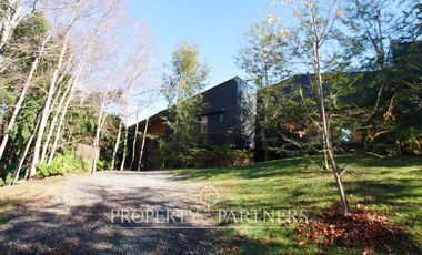 OPORTUNIDAD!! Propiedad ubicada borde lago, con orientación en todos los sentidos.