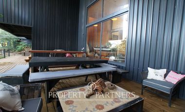 OPORTUNIDAD!! Propiedad ubicada borde lago, con orientación en todos los sentidos.