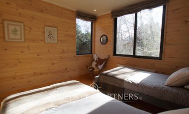 OPORTUNIDAD!! Propiedad ubicada borde lago, con orientación en todos los sentidos.