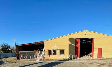 Bodega con oficina