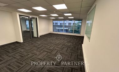 Oficina habilitada en perfecto estado.