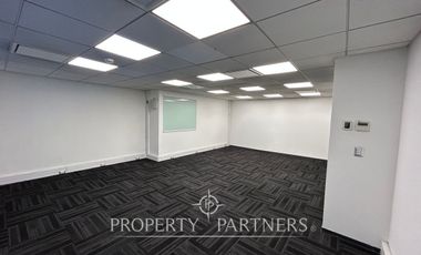 Oficina habilitada en perfecto estado.