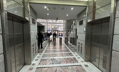 Oficina habilitada en perfecto estado.