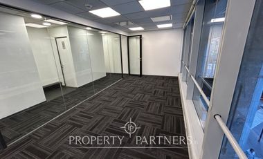 Oficina habilitada en perfecto estado.