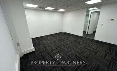 Oficina habilitada en perfecto estado.