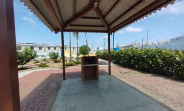 Se alquila casa en Villa Geranio 3  VicY
