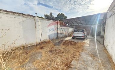 Casa esquina con local comercial