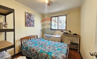 Casa esquina con local comercial