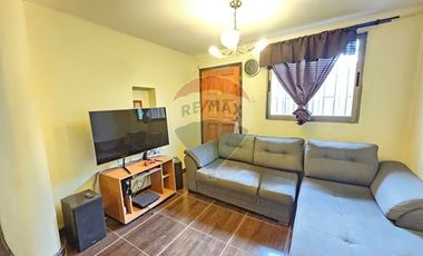 Casa esquina con local comercial