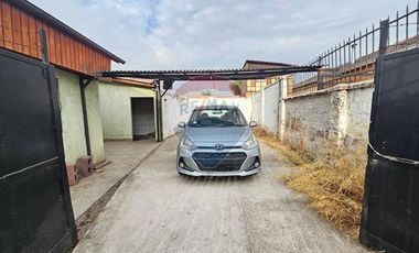 Casa esquina con local comercial