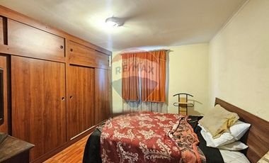 Casa esquina con local comercial