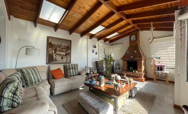 Se arrienda Casa Campestre en Conjunto Finca La Arboleda, Cota