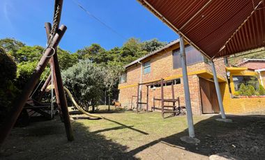 Se arrienda Casa Campestre en Conjunto Finca La Arboleda, Cota