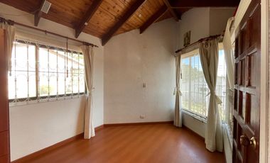 Se arrienda Casa Campestre en Conjunto Finca La Arboleda, Cota