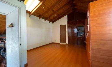 Se arrienda Casa Campestre en Conjunto Finca La Arboleda, Cota
