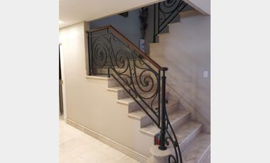 Casa  en Alquiler Haedo / Moron (A004 4660)