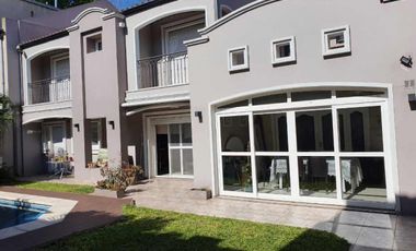 Casa  en Alquiler Haedo / Moron (A004 4660)