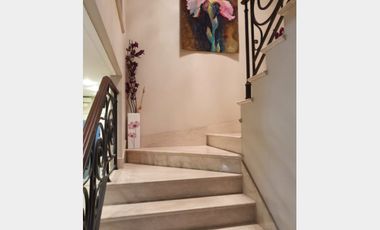 Casa  en Alquiler Haedo / Moron (A004 4660)