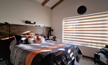 Arriendo de casa de dos pisos, en condominio exclusivo de 8 casas - La Cruz, Quillota.