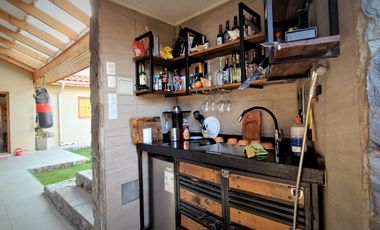 Arriendo de casa de dos pisos, en condominio exclusivo de 8 casas - La Cruz, Quillota.