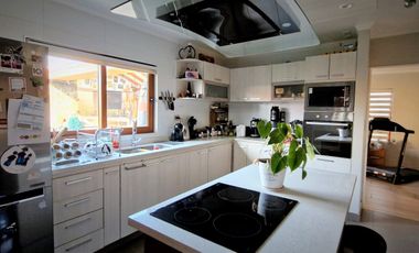 Arriendo de casa de dos pisos, en condominio exclusivo de 8 casas - La Cruz, Quillota.