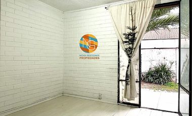CASA CON 2D+2B, VILLA PARQUE UNIVERSITARIO, MACUL