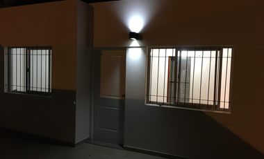 Venta de Casa 2 Ambientes sobre lote de 10x36.80M² en San Justo Excelente Estado