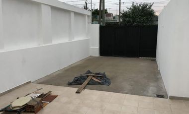 Venta de Casa 2 Ambientes sobre lote de 10x36.80M² en San Justo Excelente Estado
