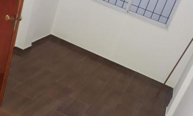 Venta de Casa 2 Ambientes sobre lote de 10x36.80M² en San Justo Excelente Estado
